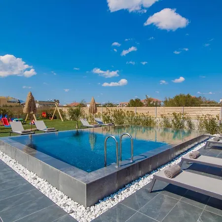 Sonel Luxury Villa, A Family Retreat, By Thinkvilla Μουζάκι