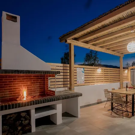 Sonel Luxury Villa, A Family Retreat, By Thinkvilla Mouzákion
