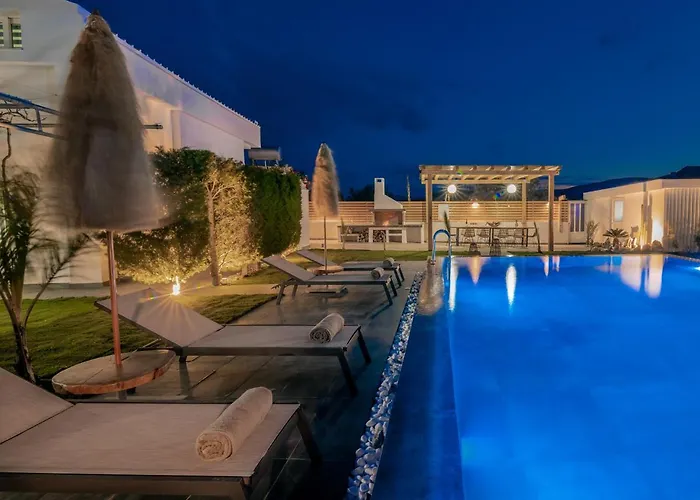 Sonel Luxury Villa, A Family Retreat, By Thinkvilla וילה Mouzákion